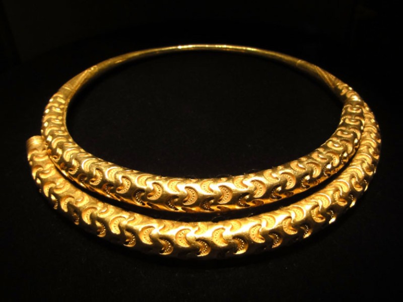 2 kilogramy złota i tajemnicza historia naszyjnika z ok. 550 roku