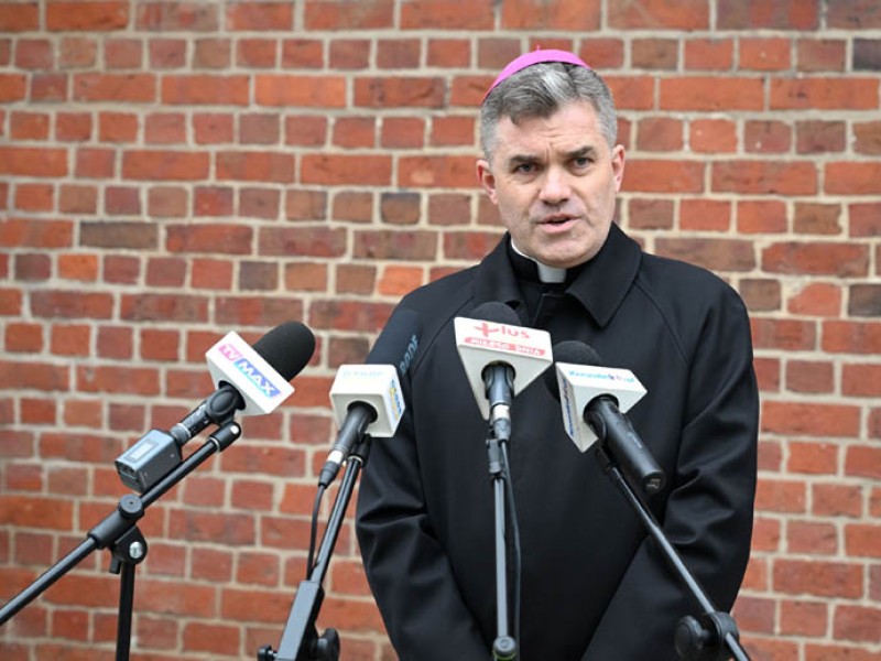 Biskup Zieliński: Boli, że małym dzieciom robi się krzywdę
