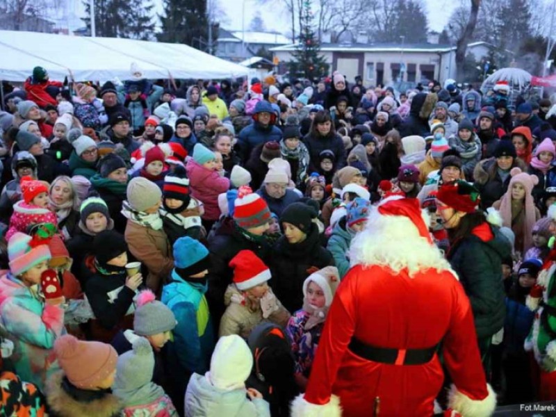 Kiermasz świąteczny i Mikołajki w Dygowie 