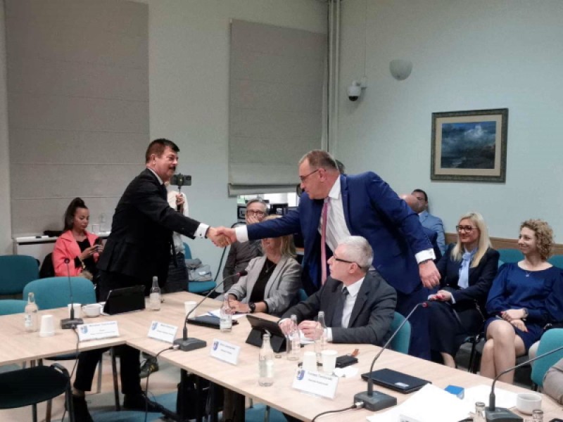 Rada Powiatu wybrała nowego starostę kołobrzeskiego [wideo]