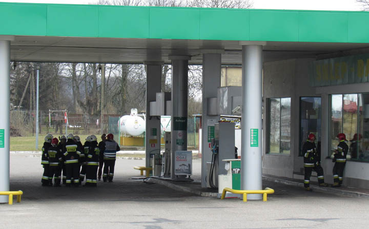 Wyciek gazu na stacji w Ustroniu