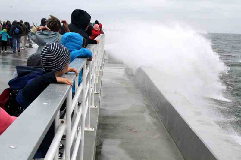 Turyści czekali na sztorm