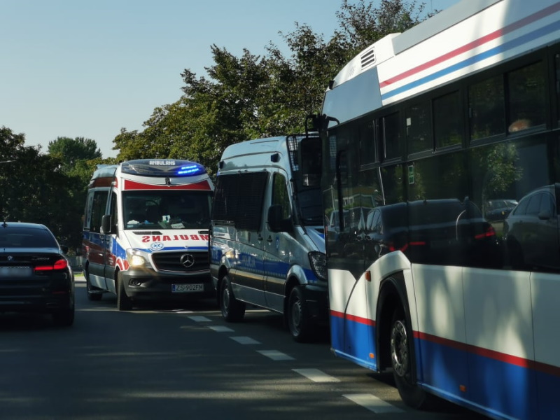 autobus komunikacjia miejska wypadek szpital pogotowie policja